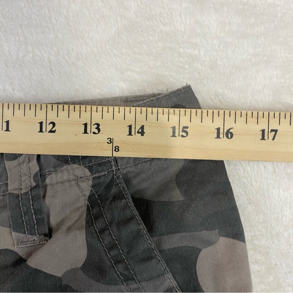 Lee dungarees camo cargo shorts Sz 32 - Picture 6 of 8